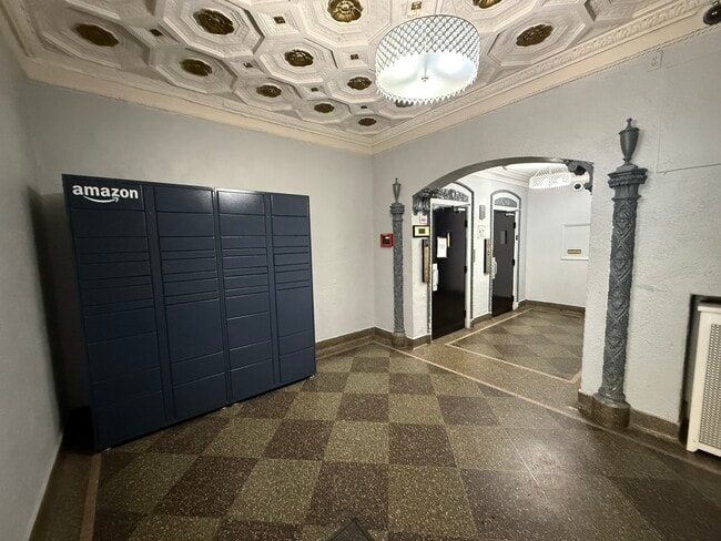 Photo - 6930 N Greenview Ave Unit 604