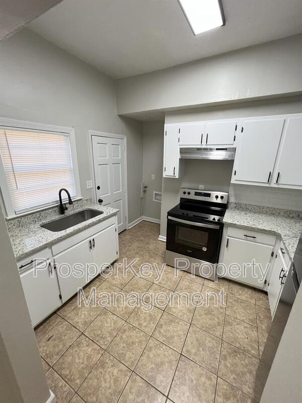 Photo - 905 Wright Dr