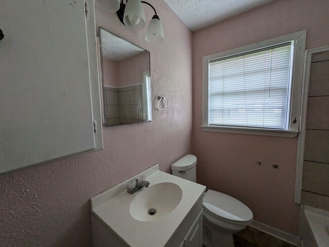 Photo - 12843-12849 Hamshire Rd Unit 12843 Hamshire Rd -RTR 11/18