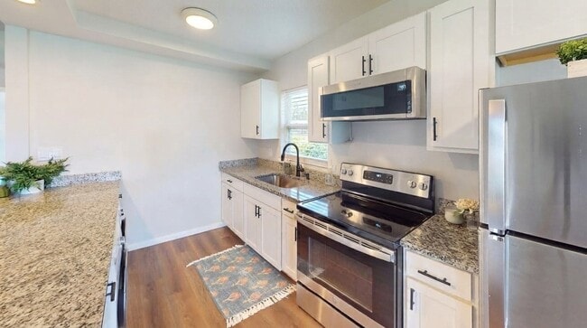 Building Photo - 1700 Van Ness St Unit 32