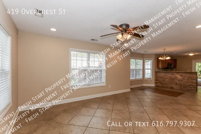 Photo - 419 Overcrest St