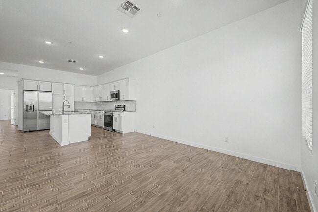 Photo - 8232 E University Dr