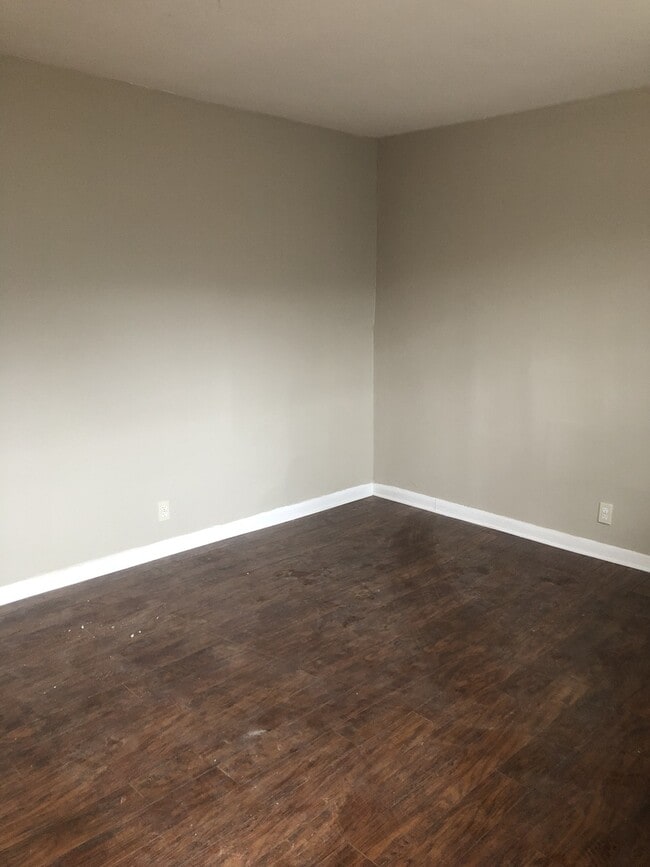 Building Photo - 1735 16th Ave N Unit A Rental