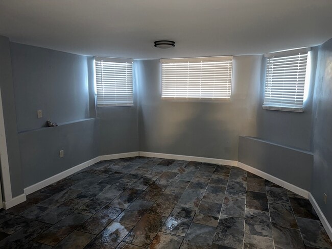 Photo - 7612 S Phillips Ave Unidad garden