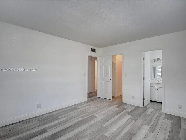 Photo - 2200 NE 66th St Unit 1401