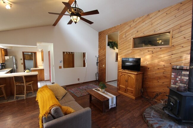 Photo - Cute Mountainaire home