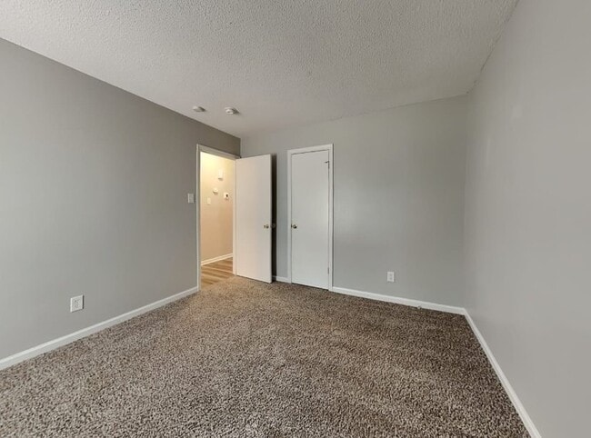 Photo - 109 Newport Dr