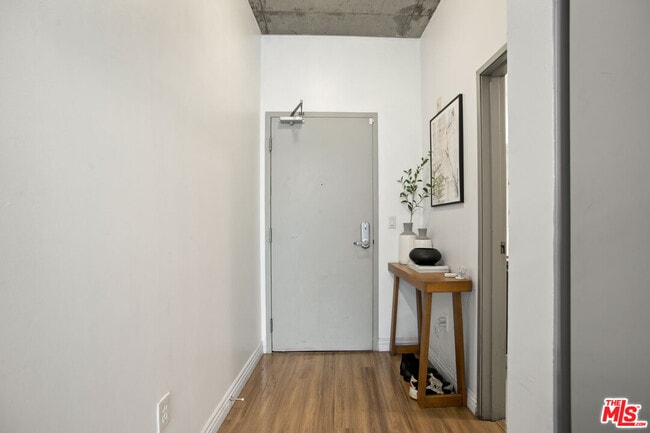 Photo - 645 W 9th St Unit 529