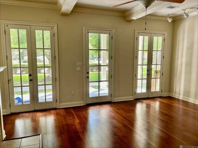 Photo - 2137 S Commerce Ave