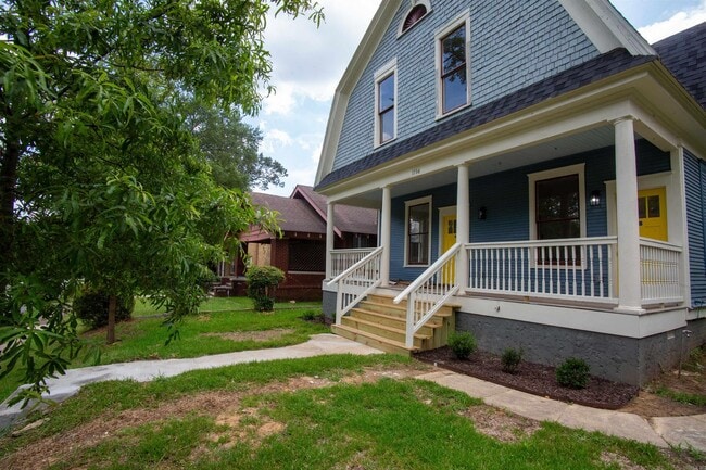 Building Photo - 1704 S Park St Rental