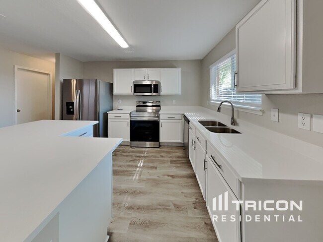 Photo - 8504 Hawkview Dr