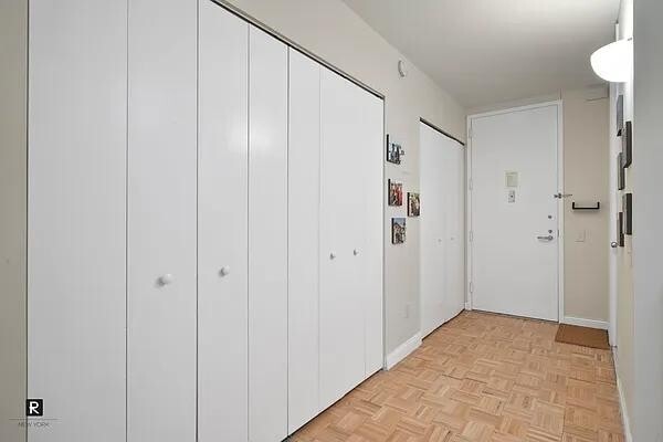Building Photo - 88 Greenwich St Rental