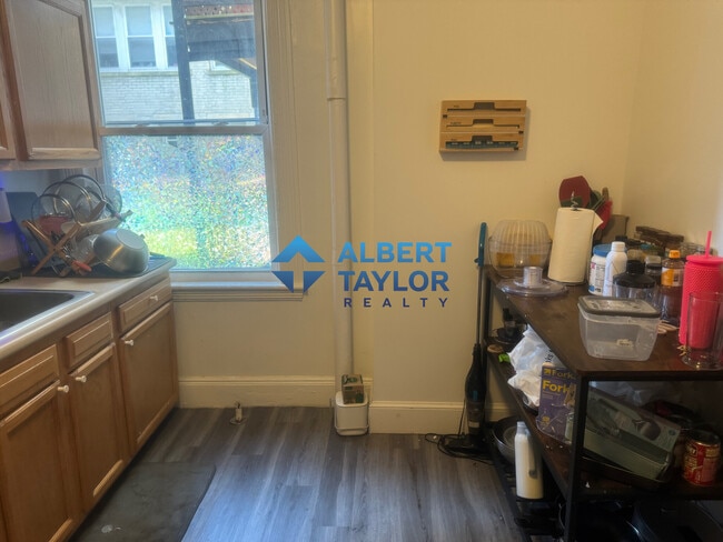 Building Photo - 1622 Commonwealth Ave Unit 3 Rental