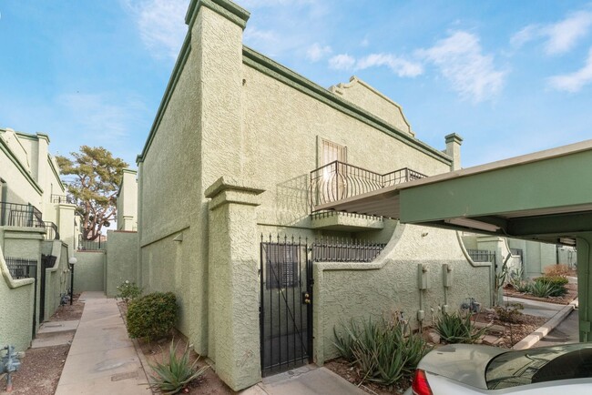 Charming two story townhome with all of th... - Charming two story townhome with all of th...