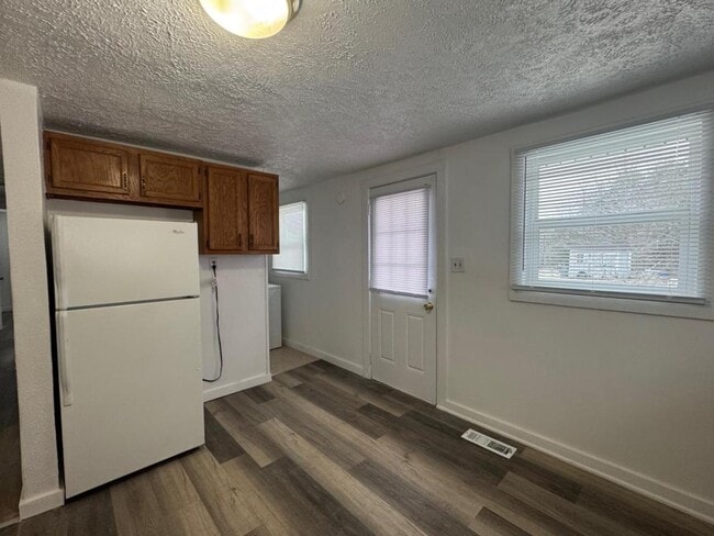 Photo - 413 Sandlewood Rd