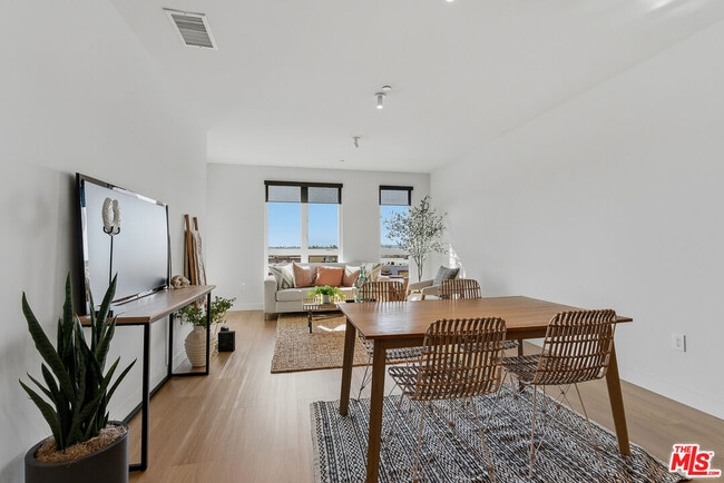 Photo - 10601 Washington Blvd Unit 428