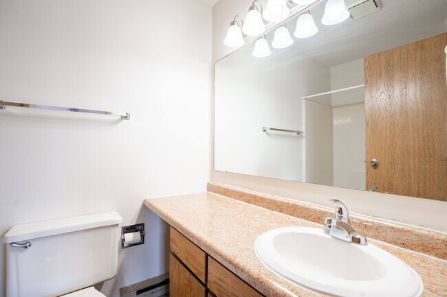Apartamentos Hawthorn en Fargo, Dakota del Norte | 11A | Baño