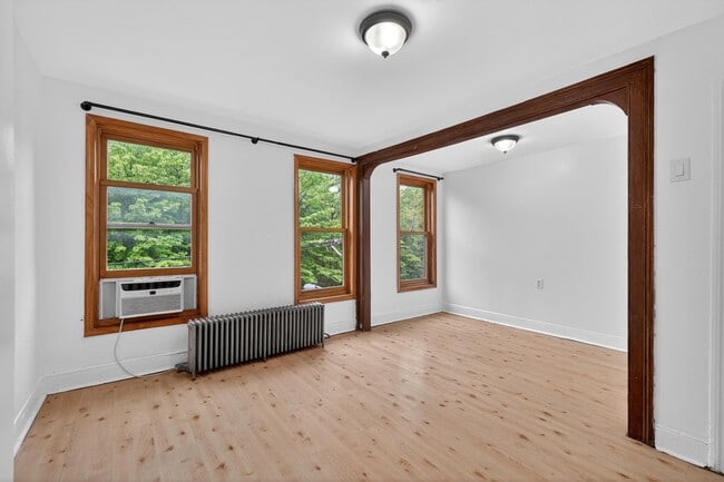 Photo - 232.5 6th St
