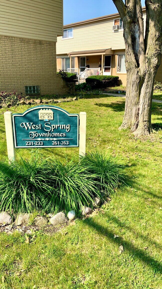 Photo - 263 West Spring Street