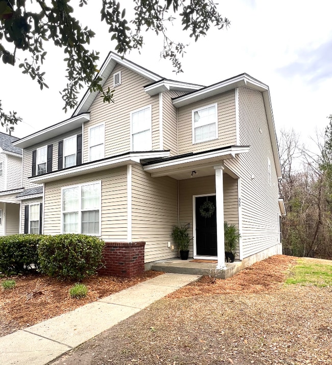 Photo - 335 Flyway Rd