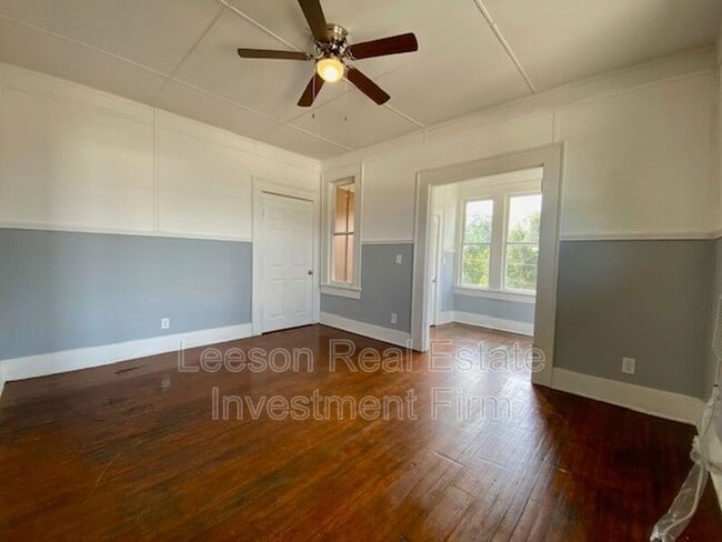 Photo - 314 1/2 KINGS HIGHWAY