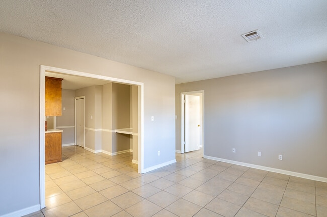 Photo - 424 Evans Mill Dr