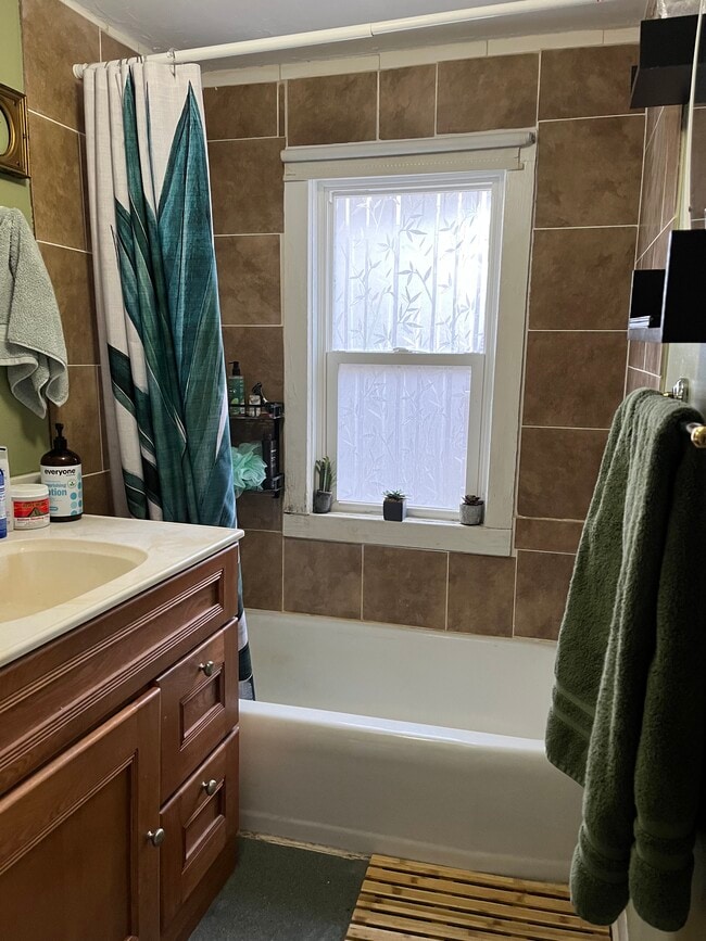Photo - 1237 E Johnson St Unit 1237