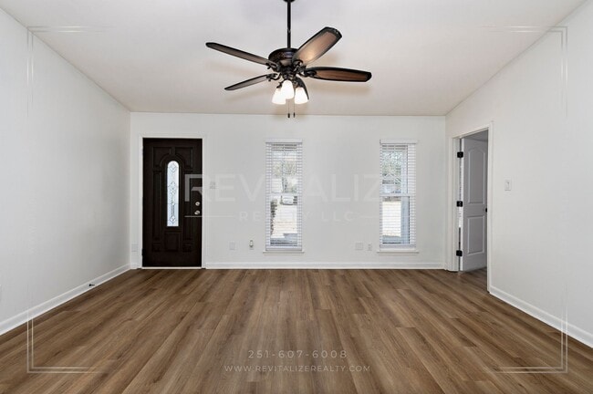 Photo - Beautifully Remodeled 4 Bed / 2 Bath Home near Airport Blvd