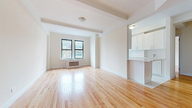 Photo - West 96th Street Unidad 12D