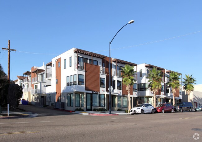 Photo - 708-710 Turquoise St Apartments