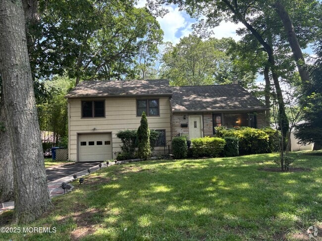 Building Photo - 187 Elmwood Rd Rental