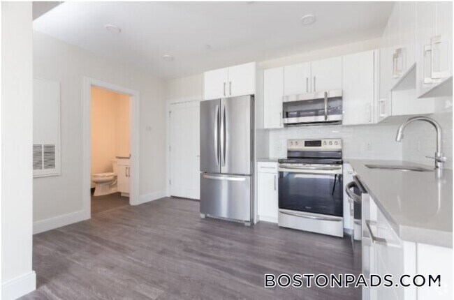 Building Photo - 1065 Tremont St Unit 304 Rental