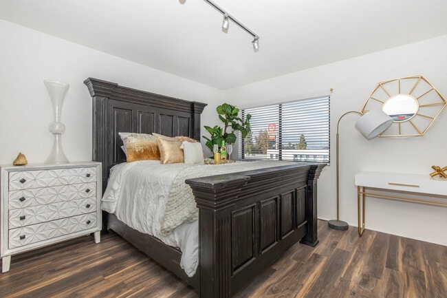 1 Bed, 1 Bath