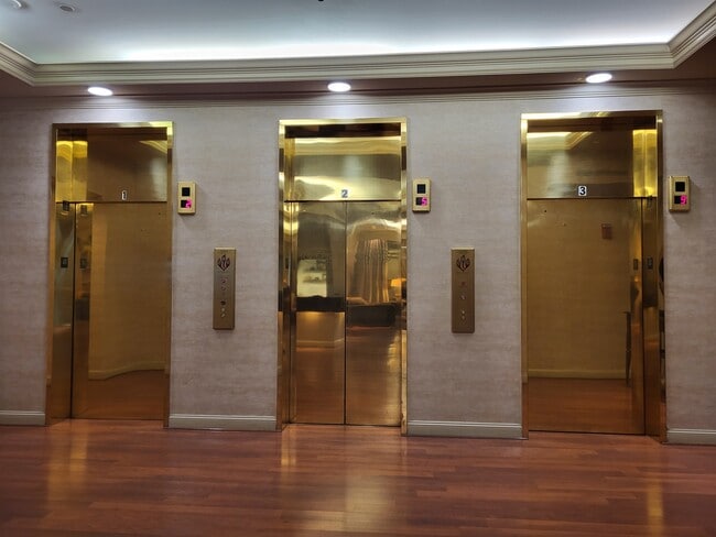 Elevators - 4808 Moorland Ln Unit 202