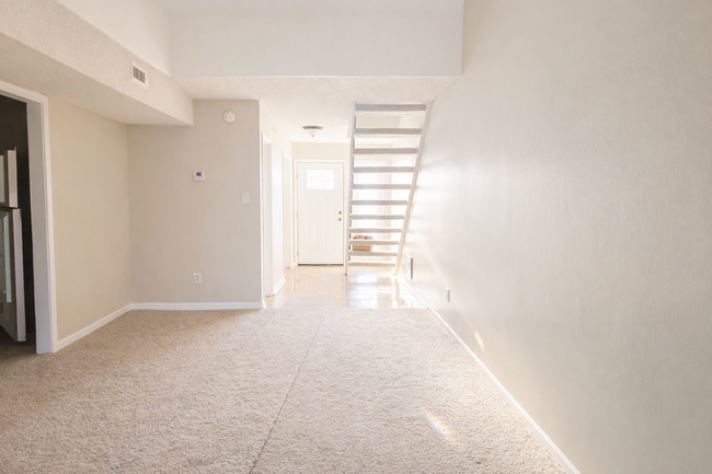 Photo - 94 Balsam Rd