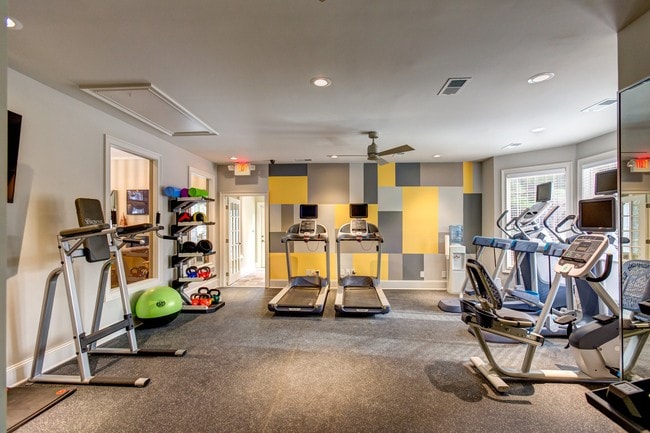 Crowne Oaks Apartments