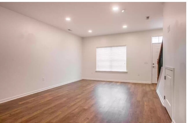 Photo - 270 Trunk St NE Unit 270