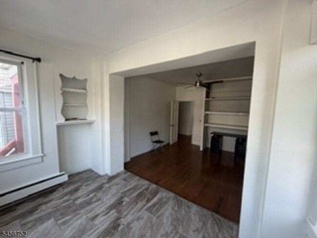Photo - 192 Avenue B