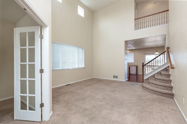 Photo - Single Family House for Rent - Claremont R...
