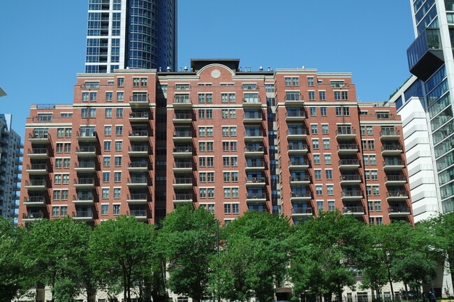 Building Photo - 1250 S Indiana Ave Unit 1110
