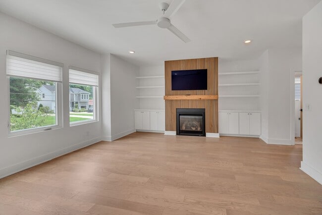 Photo - 904 Cahal Ave