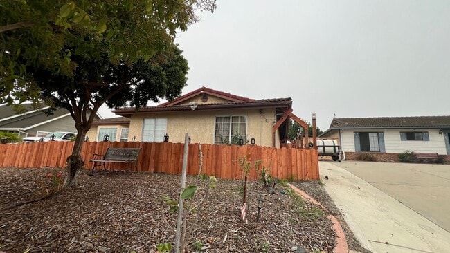 NEW Beautiful 3 Bedroom 1 Bath ADU - Furni... - NEW Beautiful 3 Bedroom 1 Bath ADU - Furni...