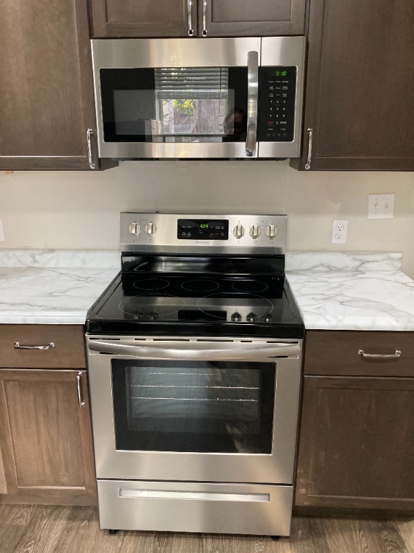 Photo - 3460 Giles Ave