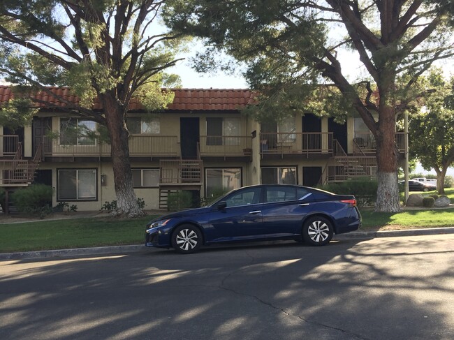 Outside - 2nd floor apartment - 9647 Spyglass Ave Unidad 24 Rental