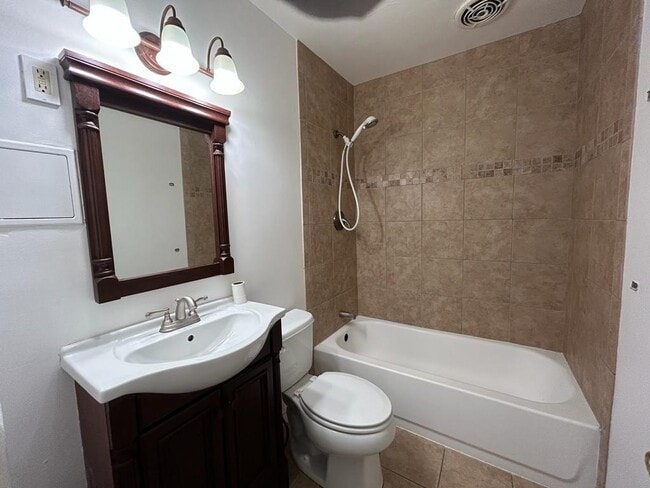 Photo - 1749 Republic St