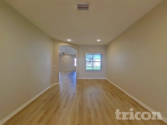 Photo - 6715 Castle Green Pl