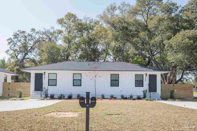 Building Photo - 3081 N 16th Ave