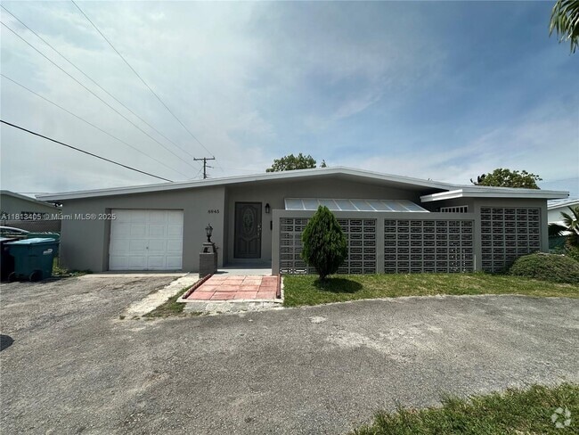 Building Photo - 8845 SW 21st Terrace Rental