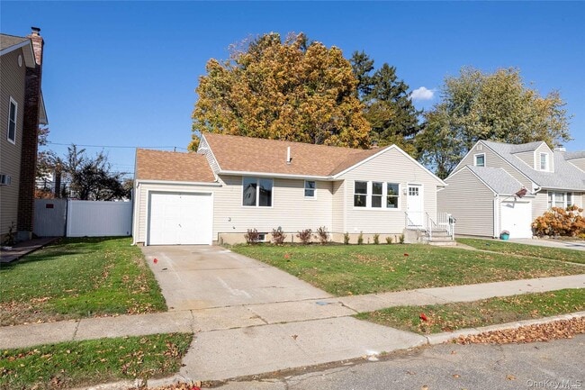 Photo - 24 Woodbine Dr S