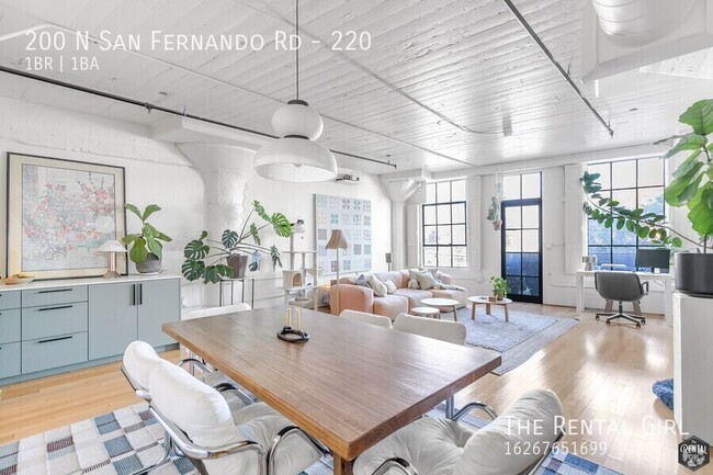 Building Photo - Stylish Lincoln Heights Loft | Private Bal... Unit 220